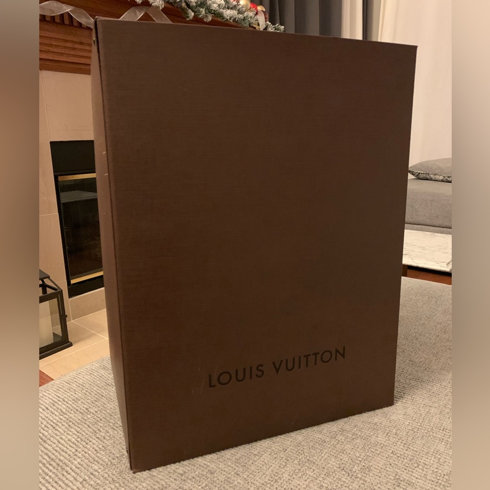 XL Louis Vuitton Box with Gift Recipe Envelope